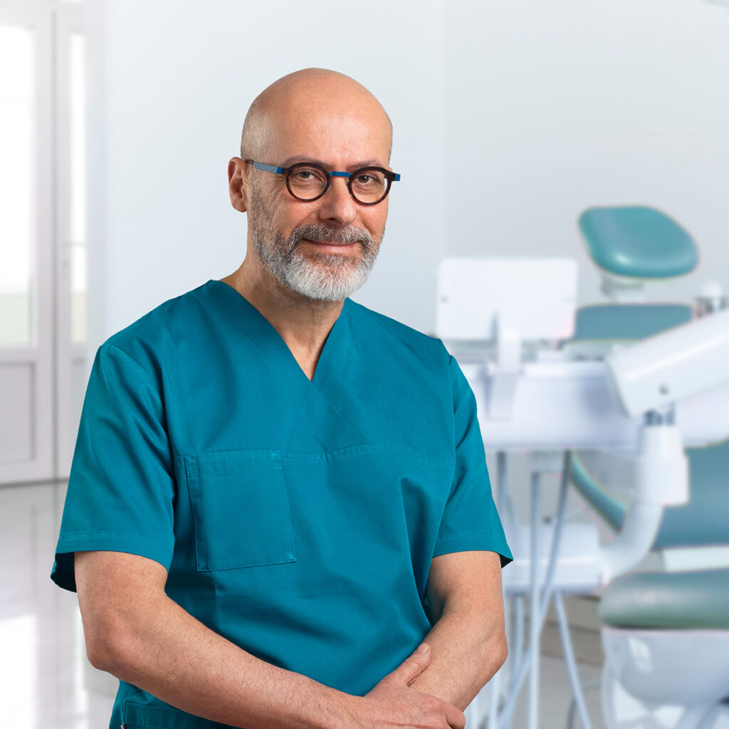 Θοδωρης Παπαδακης Οδοντιατρος